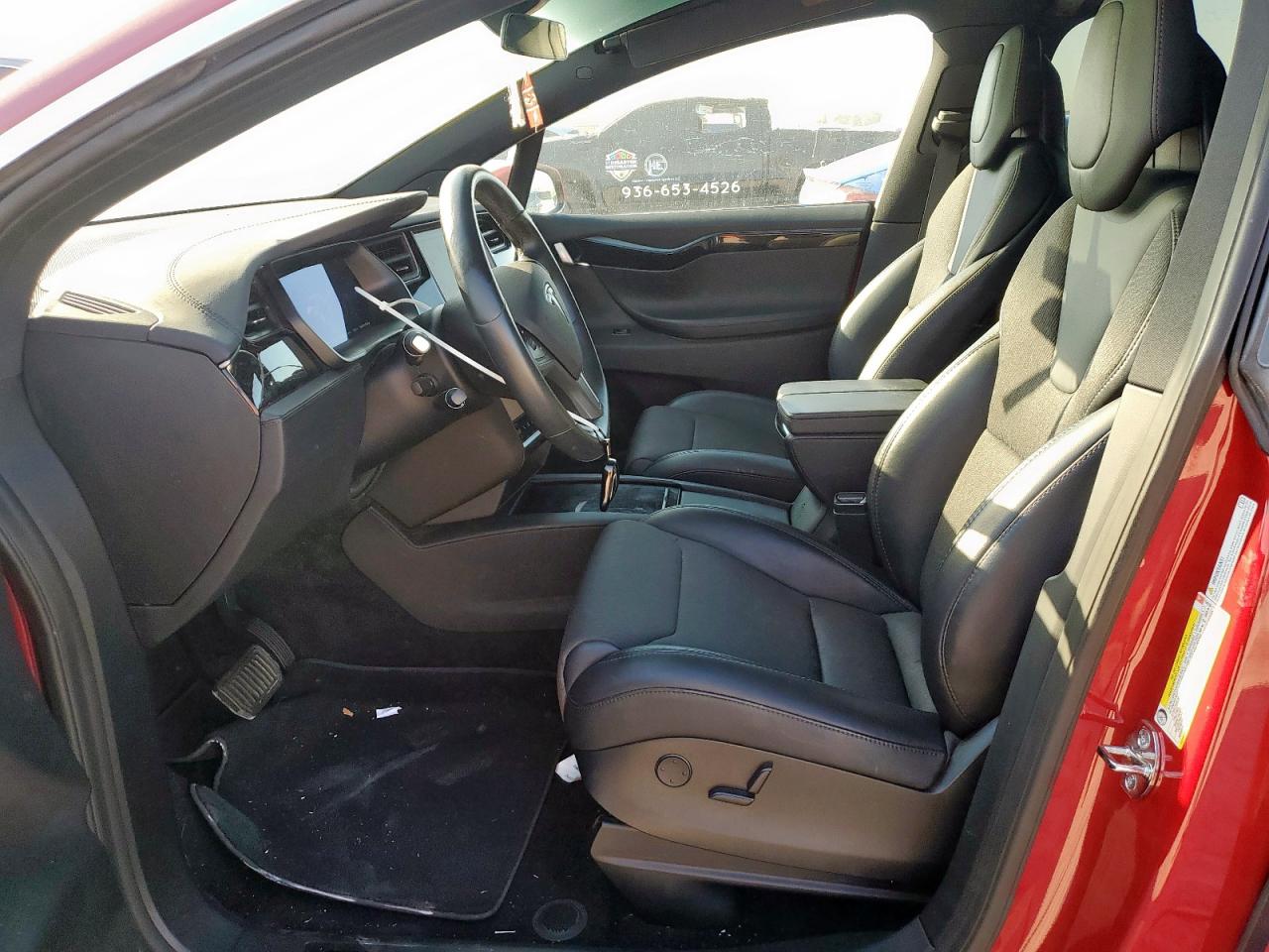 2018 Tesla Model X VIN: 5YJXCBE21JF114779 Lot: 85651995