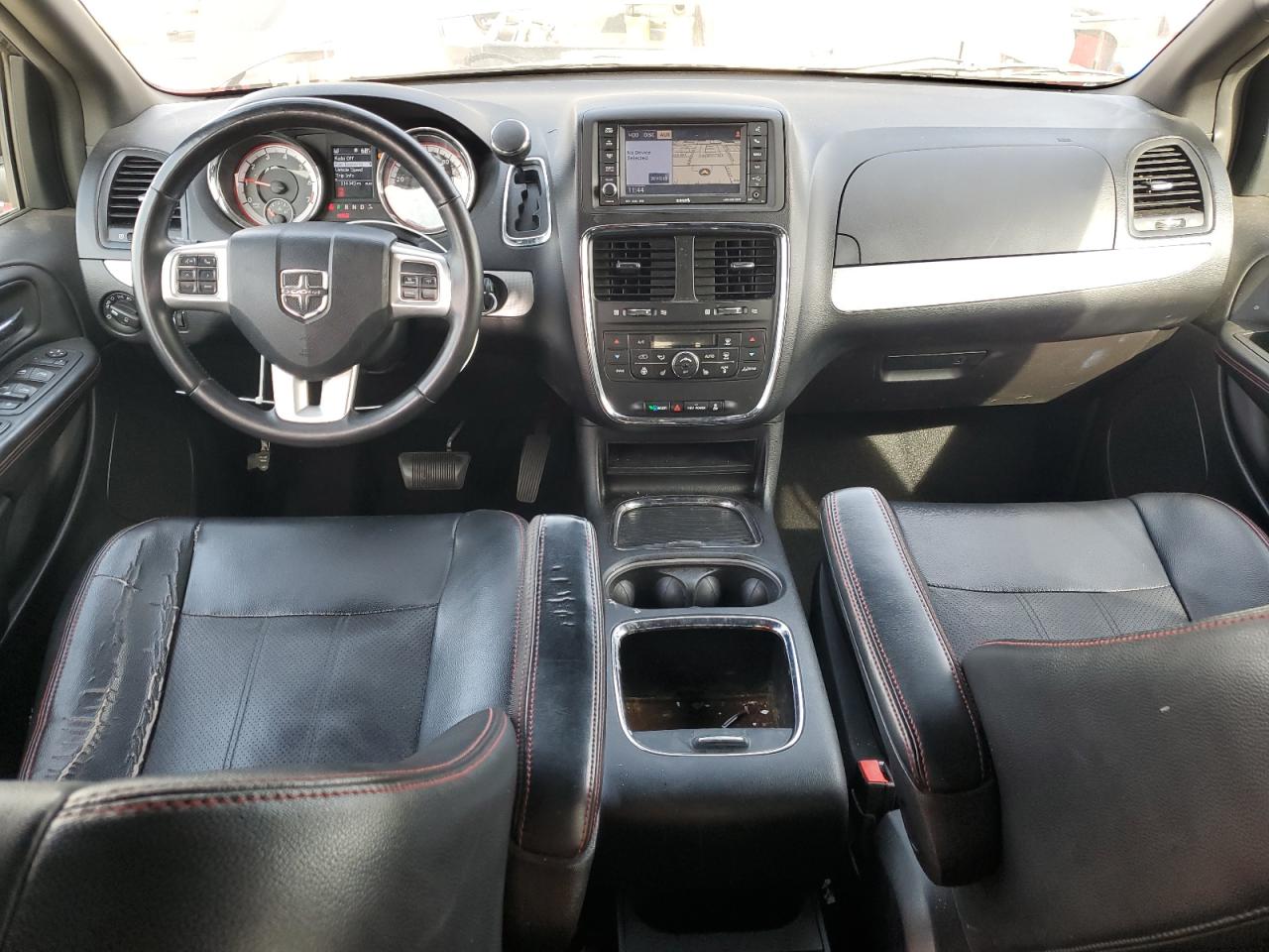 2011 Dodge Grand Caravan R/T VIN: 2D4RN7DG6BR765590 Lot: 82731145