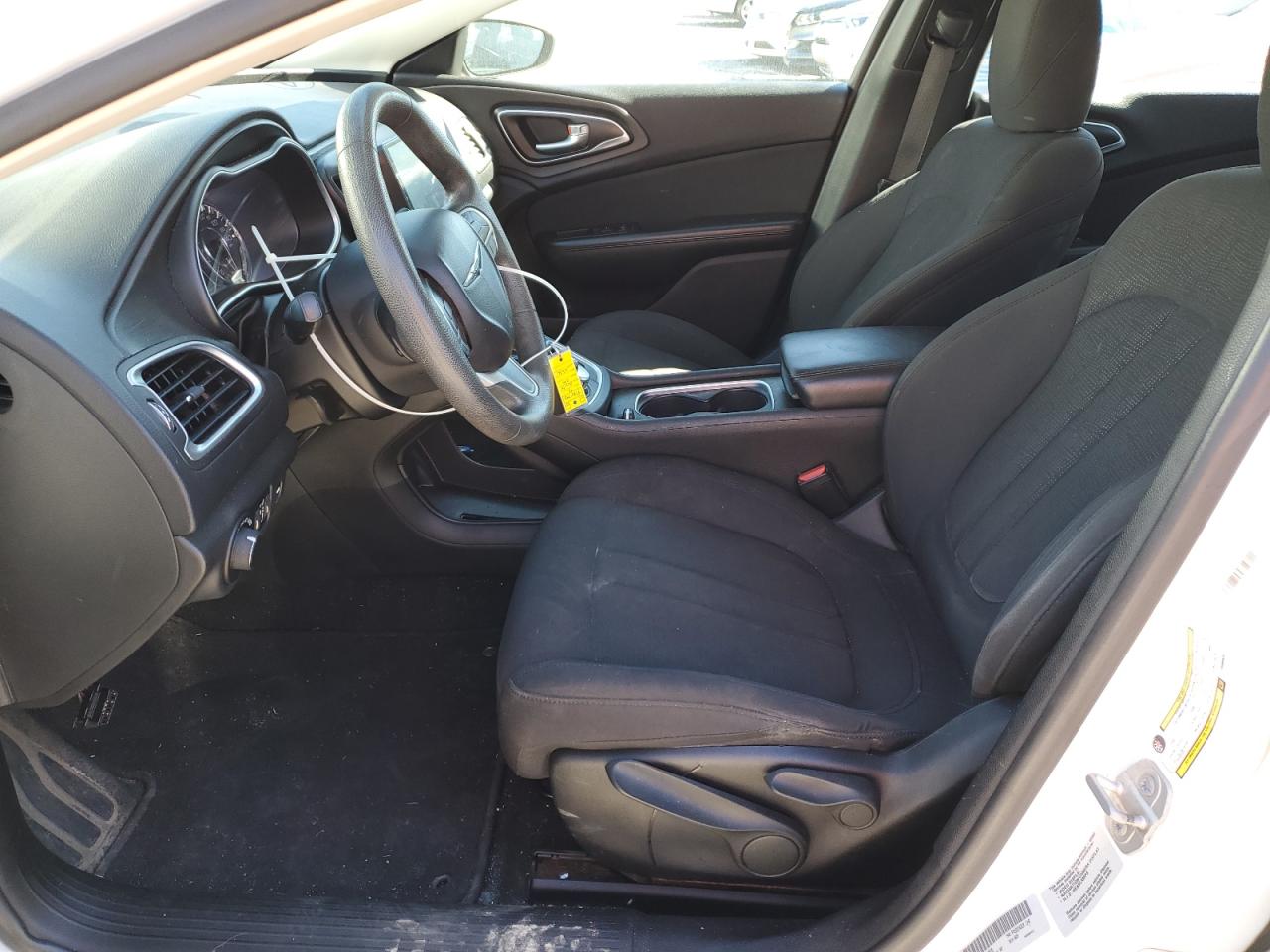 2015 Chrysler 200 Limited VIN: 1C3CCCABXFN688935 Lot: 81868995