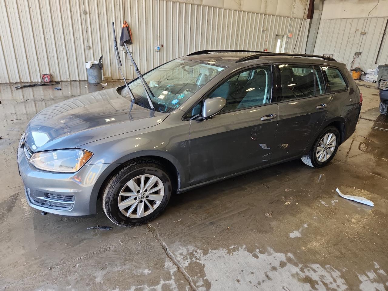 2016 Volkswagen Golf Sportwagen S