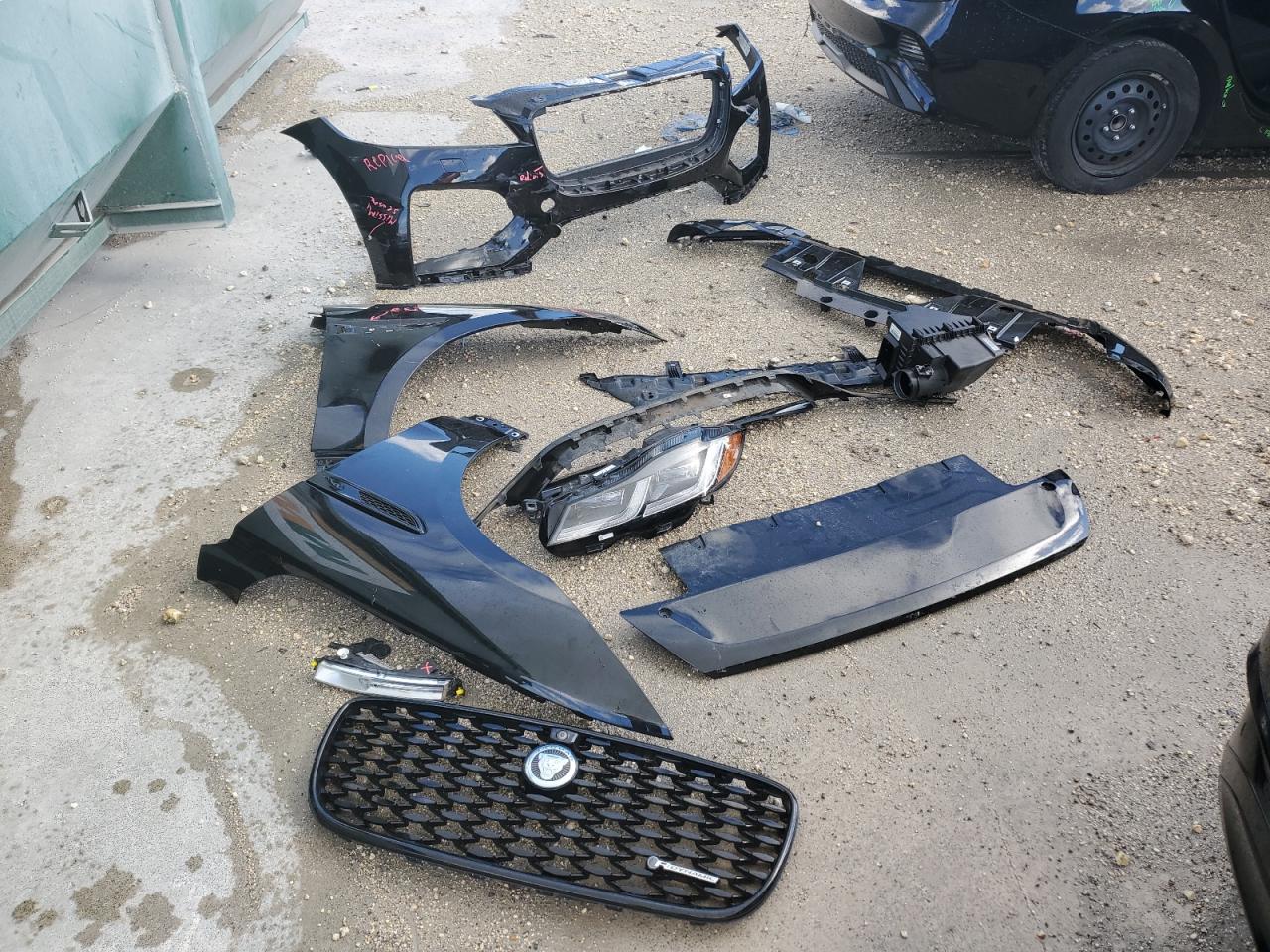 2024 Jaguar F-Pace R-Dynamic S VIN: SADCT2EX7RA735785 Lot: 85274945