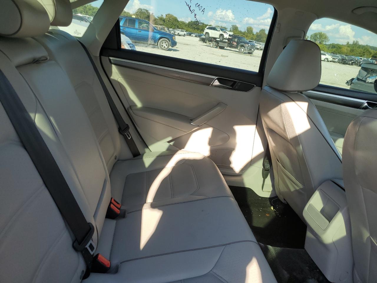 2017 Volkswagen Passat R-Line VIN: 1VWDT7A30HC042279 Lot: 84656255