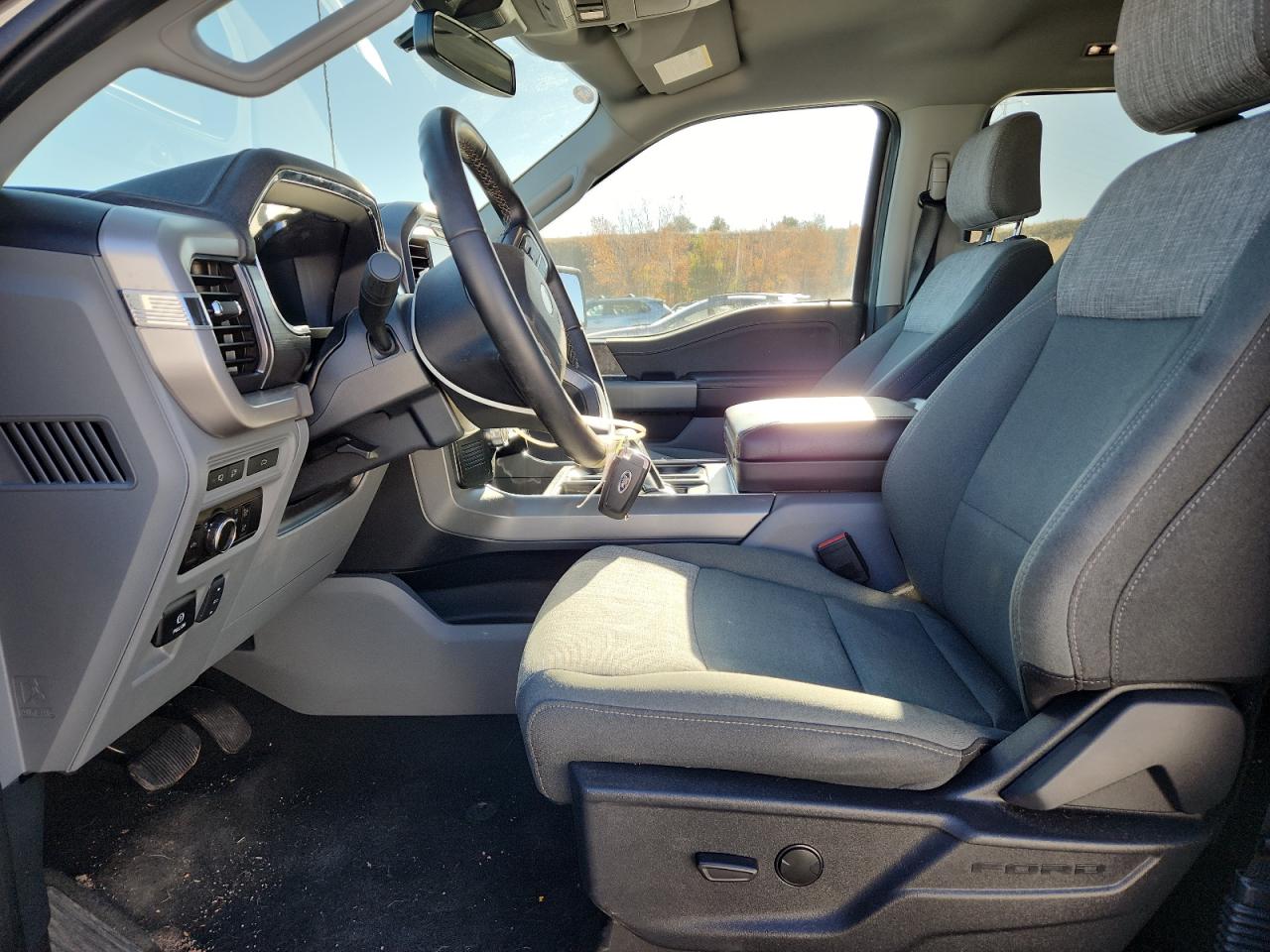 2023 Ford F150 Lightning Pro VIN: 1FTVW1ELXPWG13571 Lot: 85959725