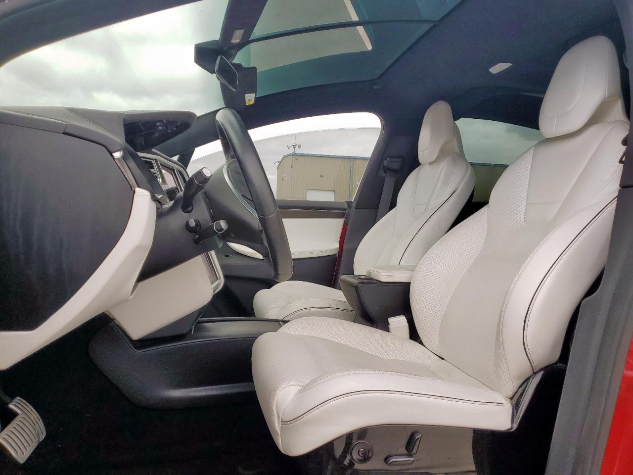 2016 Tesla Model X VIN: 5YJXCBE40GF001352 Lot: 90318885