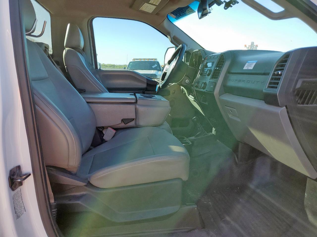 2019 Ford F550 Super Duty Bucket Truck VIN: 1FDUF5HT8KDA12108 Lot: 89823245