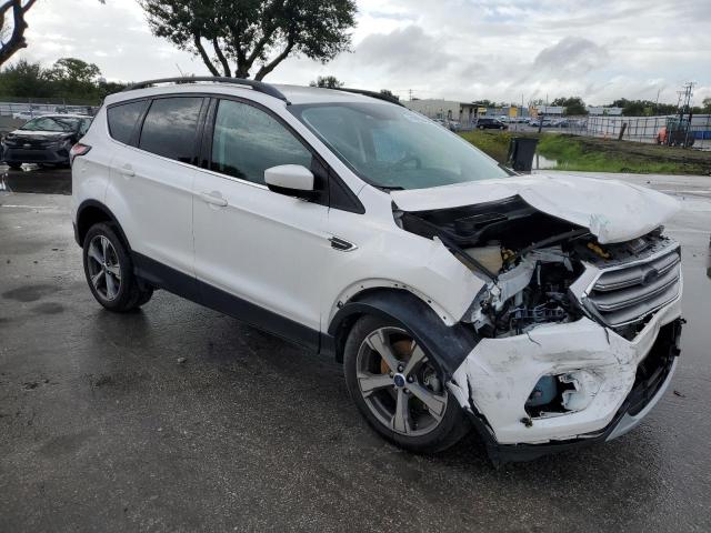 FORD ESCAPE 2017 Белы