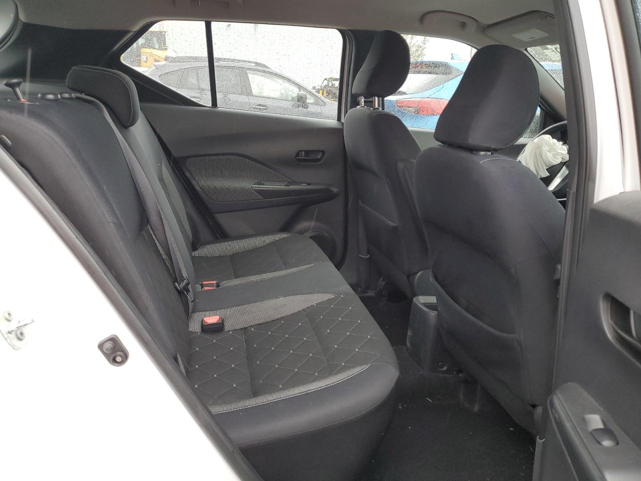 2018 Nissan Kicks S VIN: 3N1CP5CU1JL499967 Lot: 82002565