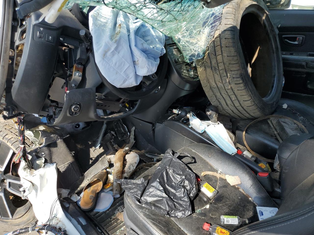 2011 Kia Soul + VIN: KNDJT2A25B7267524 Lot: 81322525