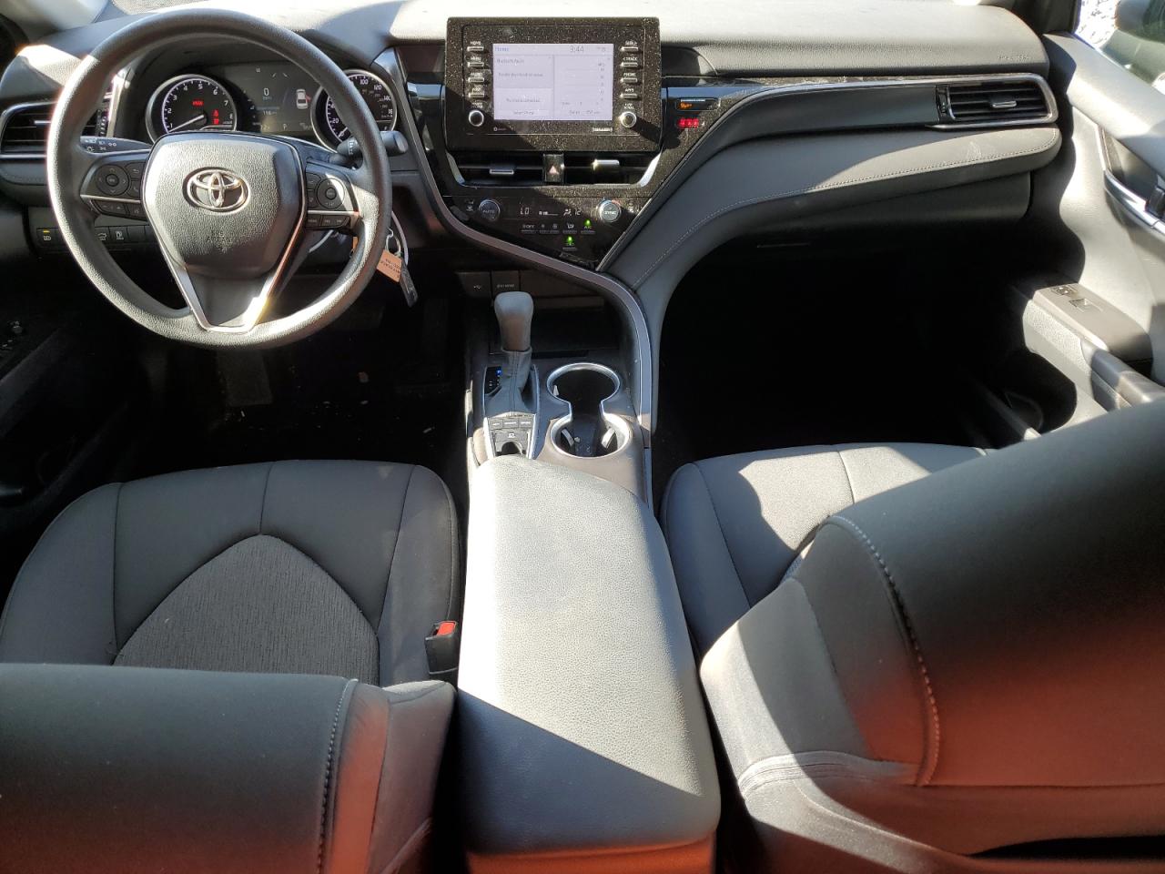 2018 Toyota Camry Le VIN: 4T1C11BK2PU094637 Lot: 85077035