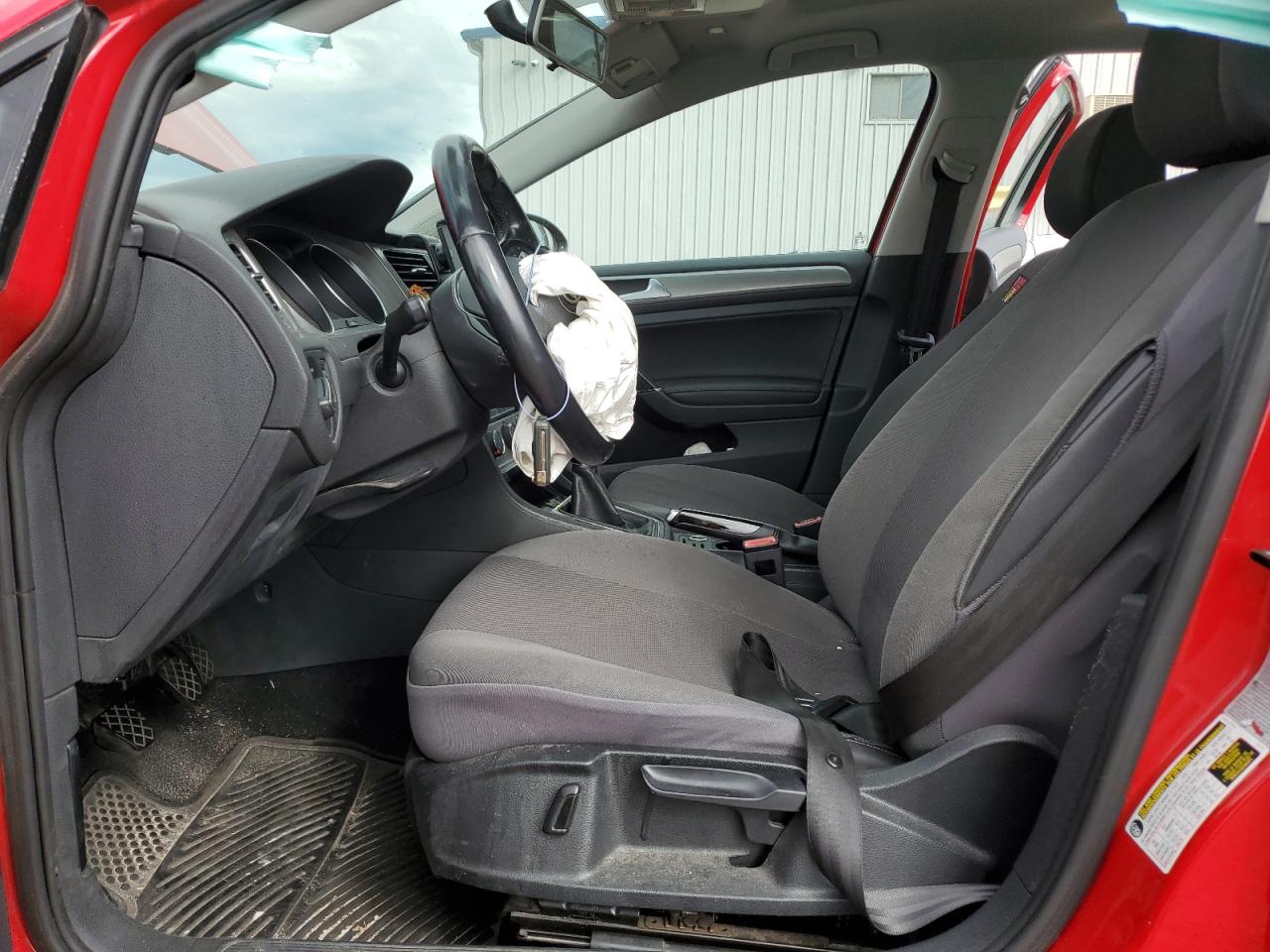 2015 Volkswagen Golf 4D 1. VIN: 3VW117AU2FM075927 Lot: 85007895
