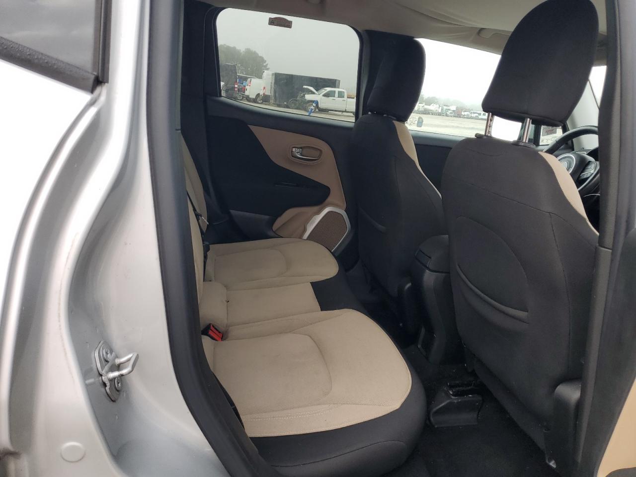 2015 Jeep Renegade Latitude VIN: ZACCJABT0FPC06090 Lot: 84880455