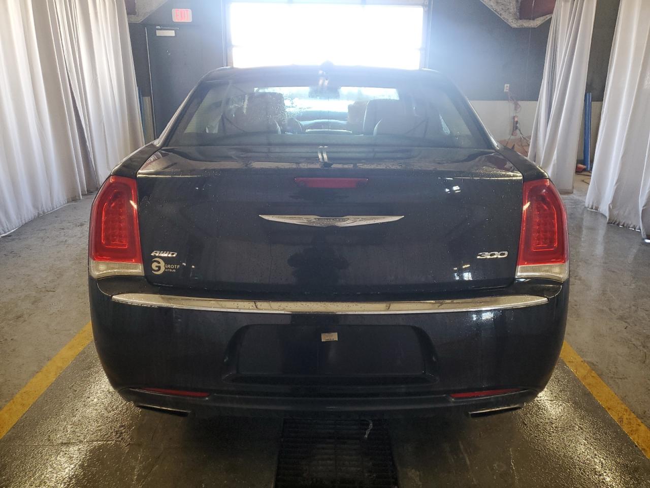 2018 Chrysler 300 Limited VIN: 2C3CCAKG4JH154247 Lot: 89897135