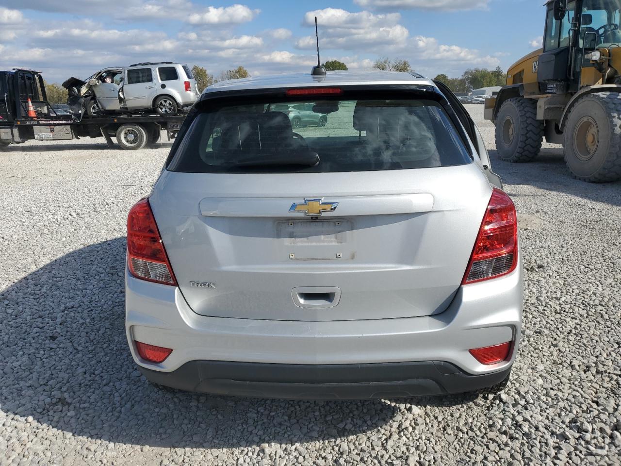 2018 Chevrolet Trax Ls VIN: 3GNCJKSB9JL211472 Lot: 82761455