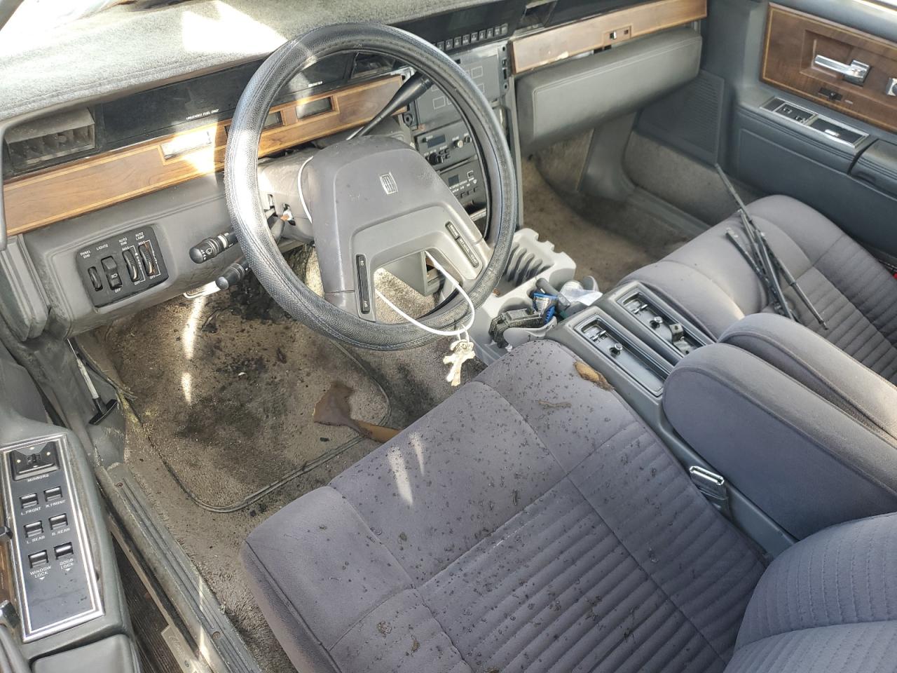 1985 Lincoln Continental VIN: 1MRBP97F4FY685923 Lot: 85125385