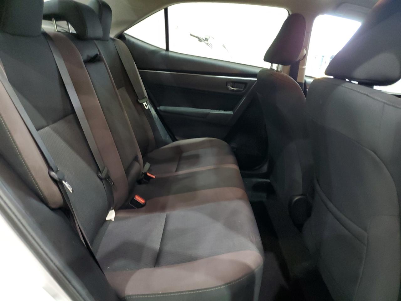 2018 Toyota Corolla L VIN: 2T1BURHE3JC069564 Lot: 90528295