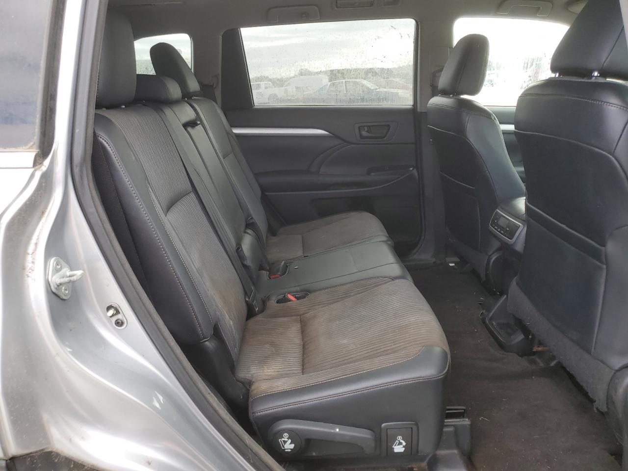 2015 Toyota Highlander Le VIN: 5TDBKRFH1FS103731 Lot: 86130055