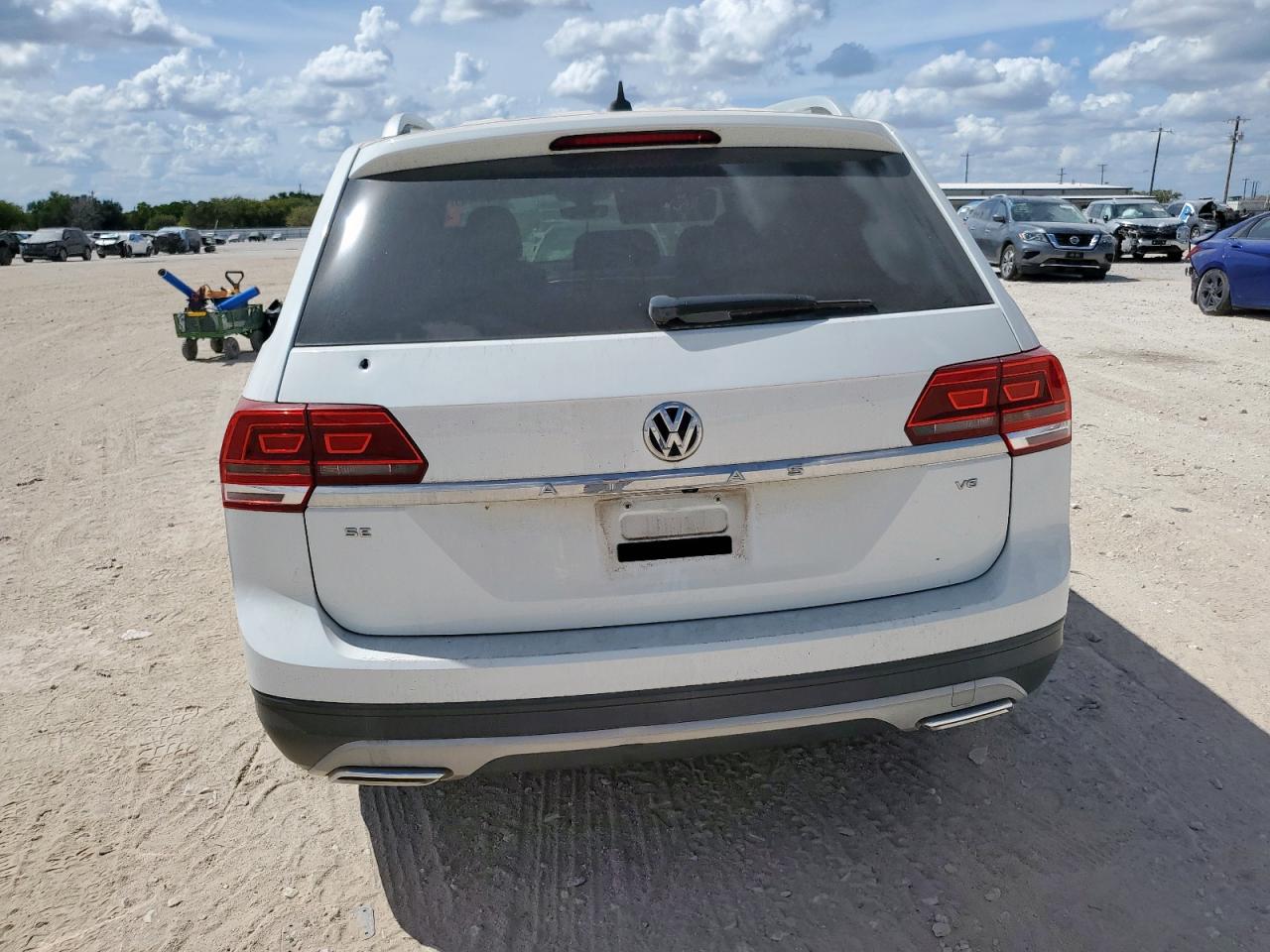 2018 Volkswagen Atlas Se VIN: 1V2DR2CA6JC521472 Lot: 81830205