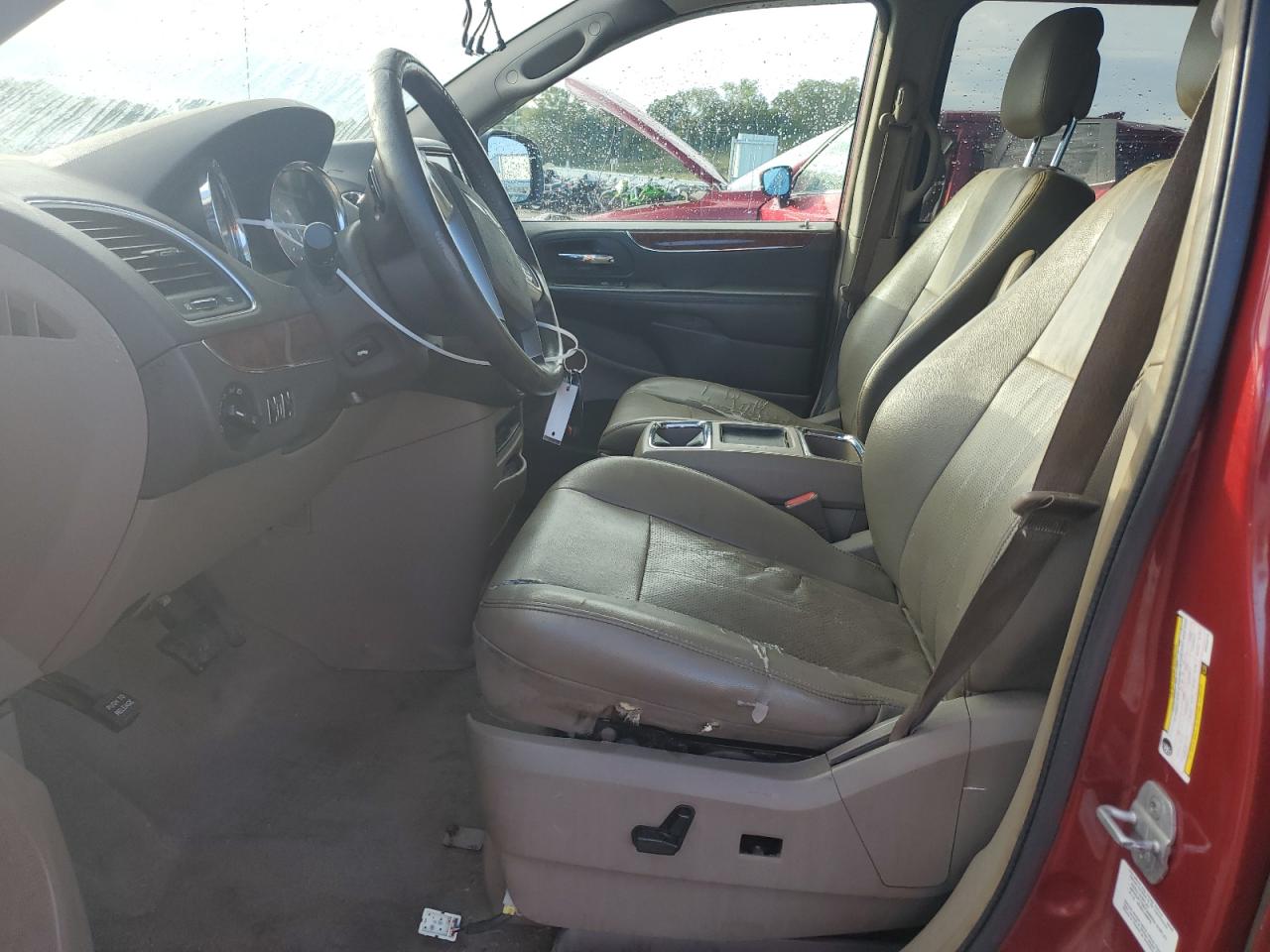 2011 Chrysler Town & Country Touring L VIN: 2A4RR8DG4BR656210 Lot: 82189475