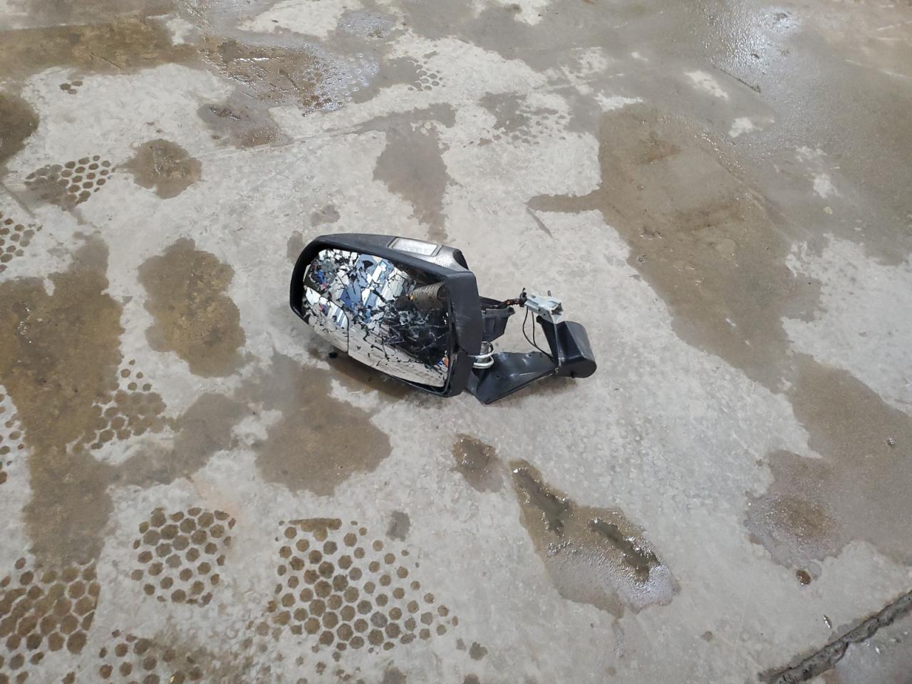 2014 Ford Focus Titanium VIN: 1FADP3J21EL121002 Lot: 84613095