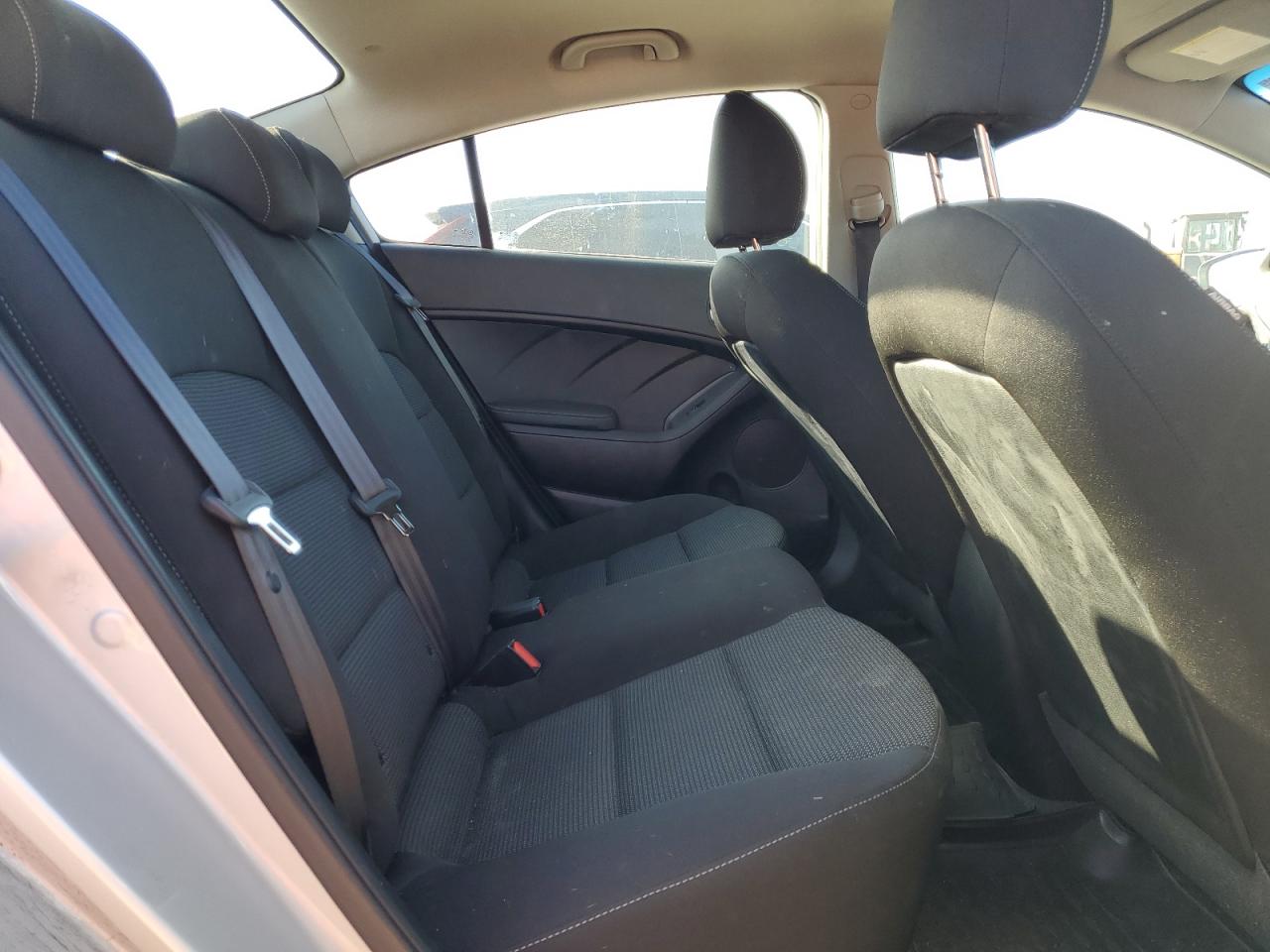 2017 Kia Forte Lx VIN: 3KPFK4A73HE048327 Lot: 90664775