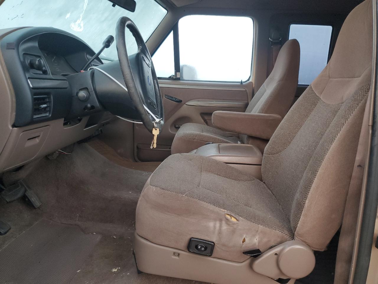 1992 Ford F150 VIN: 1FTEX15N0NKA46015 Lot: 82639185
