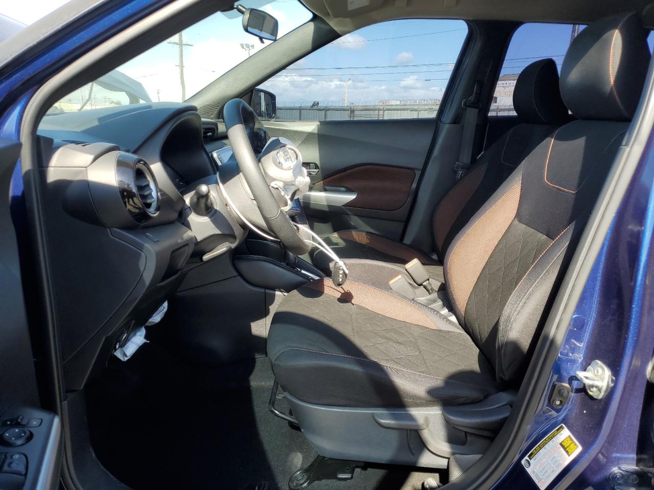 2018 Nissan Kicks S VIN: 3N1CP5CUXJL527121 Lot: 82233925