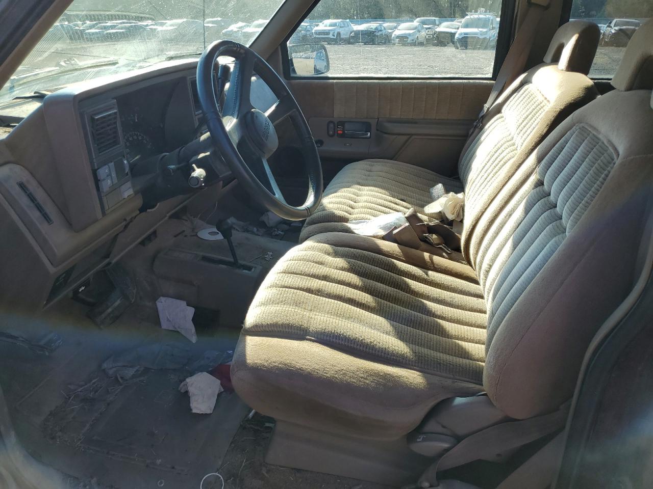 1994 GMC Suburban K2500 VIN: 1GKGK26F4RJ729176 Lot: 85368495