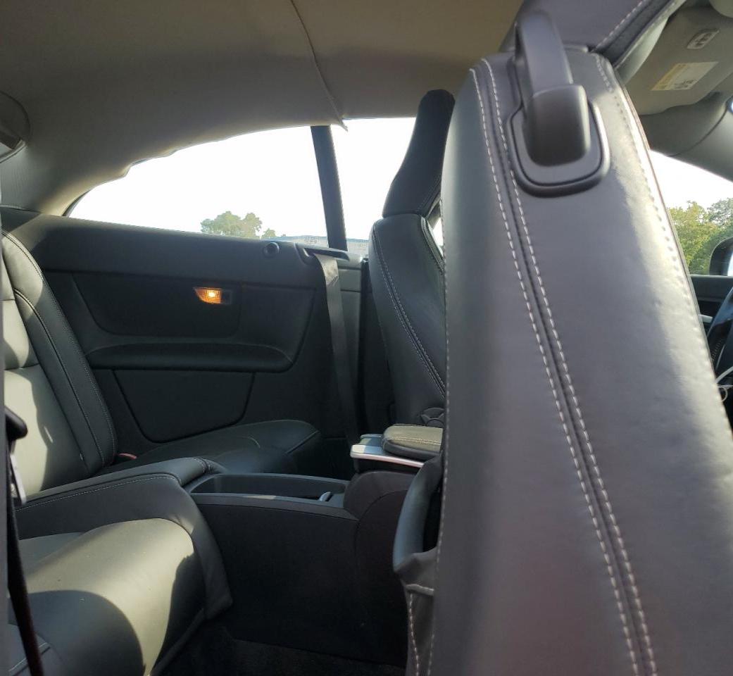 2011 Volvo C70 T5 VIN: YV1672MC0BJ120636 Lot: 84050495