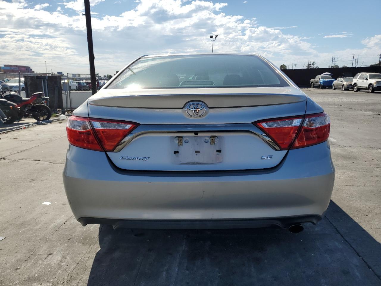2016 Toyota Camry Le VIN: 4T1BF1FK1GU543717 Lot: 82406605