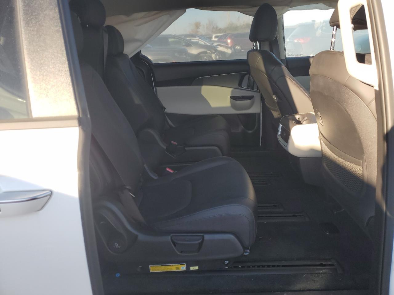 2024 Kia Carnival Lx VIN: KNDNB4H3XR6367388 Lot: 90337405