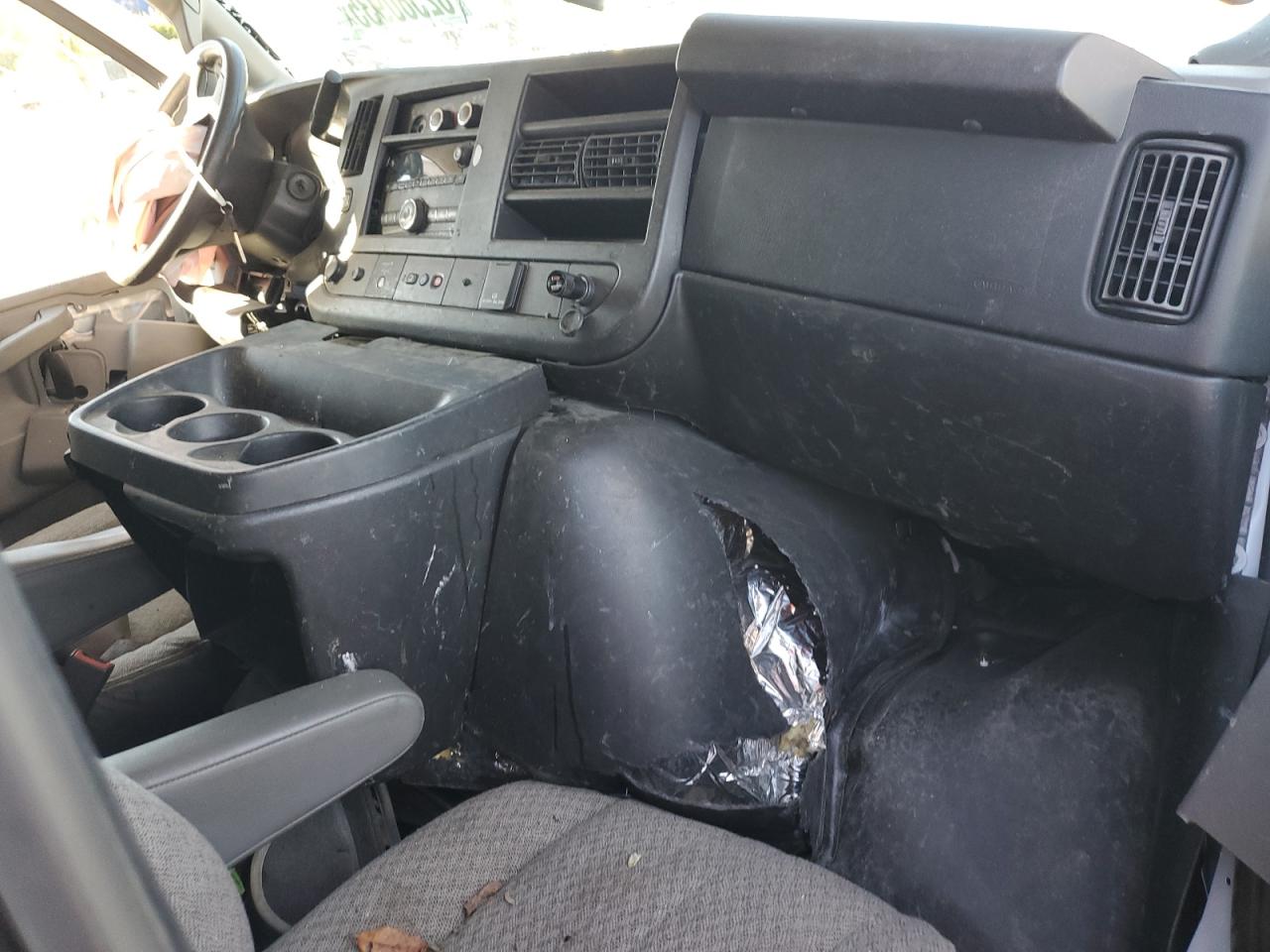 2018 Chevrolet Express G2500 VIN: 1GCWGAF11J1303618 Lot: 82580935