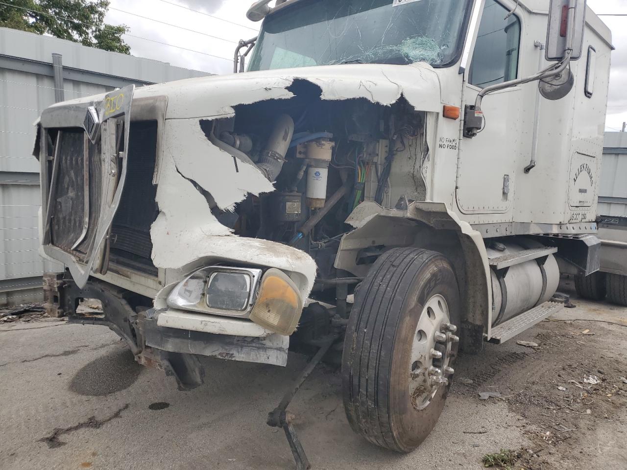 2001 International 9200 9200I VIN: 2HSCEAXR31C085894 Lot: 84943795