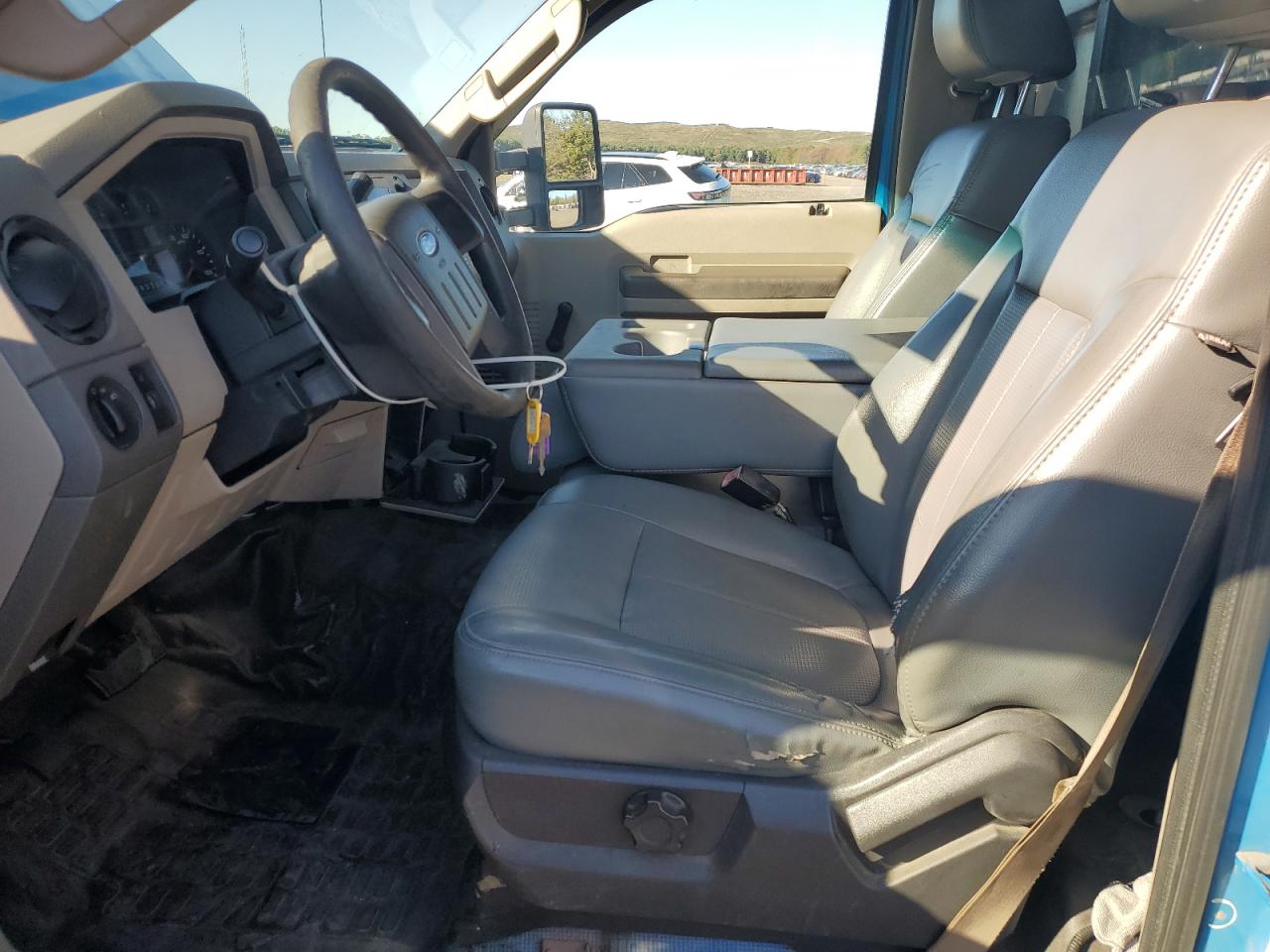 2008 Ford F550 Super Duty VIN: 1FDAF56R08EA57041 Lot: 84588015