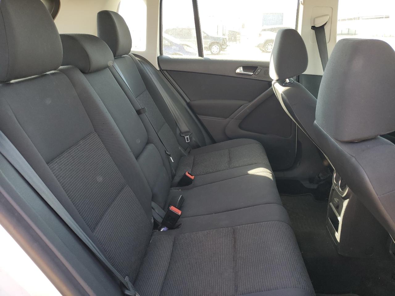 2017 Volkswagen Tiguan S VIN: WVGBV7AX3HK051986 Lot: 85924965