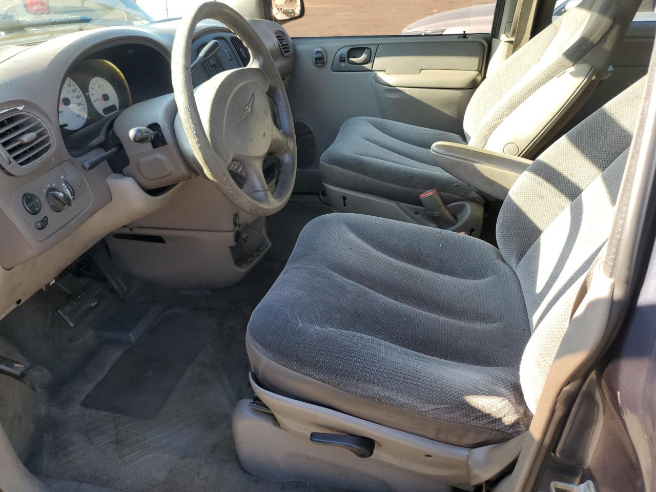 2002 Chrysler Voyager VIN: 1C4GJ25302B655356 Lot: 85483865