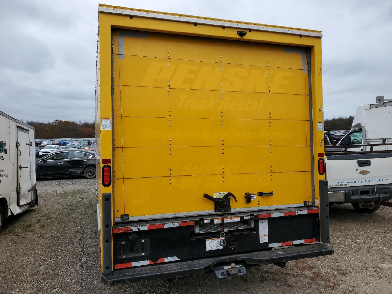 2022 GMC Savana Cut - Box Truck VIN: 7GZ37TC76NN003369 Lot: 93359635