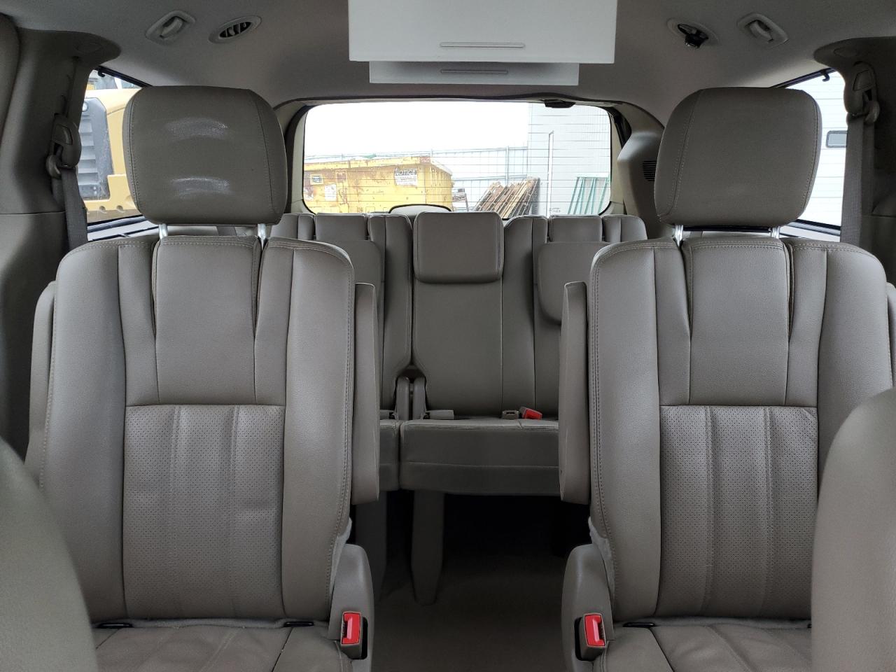 2015 Chrysler Town & Country Touring L VIN: 2C4RC1CG1FR584064 Lot: 86306525