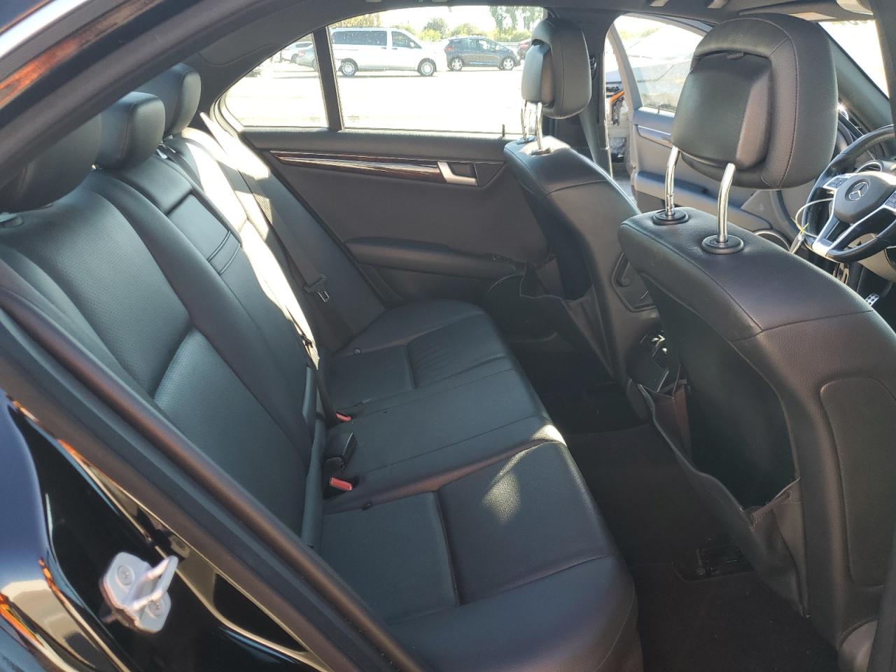 2014 Mercedes-Benz C 250 VIN: WDDGF4HB2ER317815 Lot: 82637465