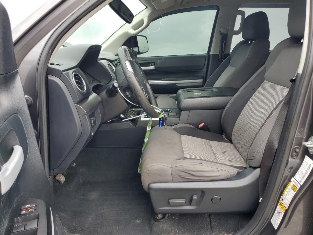 2017 Toyota Tundra Crewmax Sr5 VIN: 5TFDW5F16HX591256 Lot: 84607985