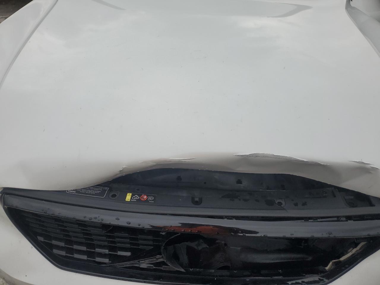 2020 Volvo Xc40 T5 R-Design VIN: YV4162UM5L2180951 Lot: 90300985