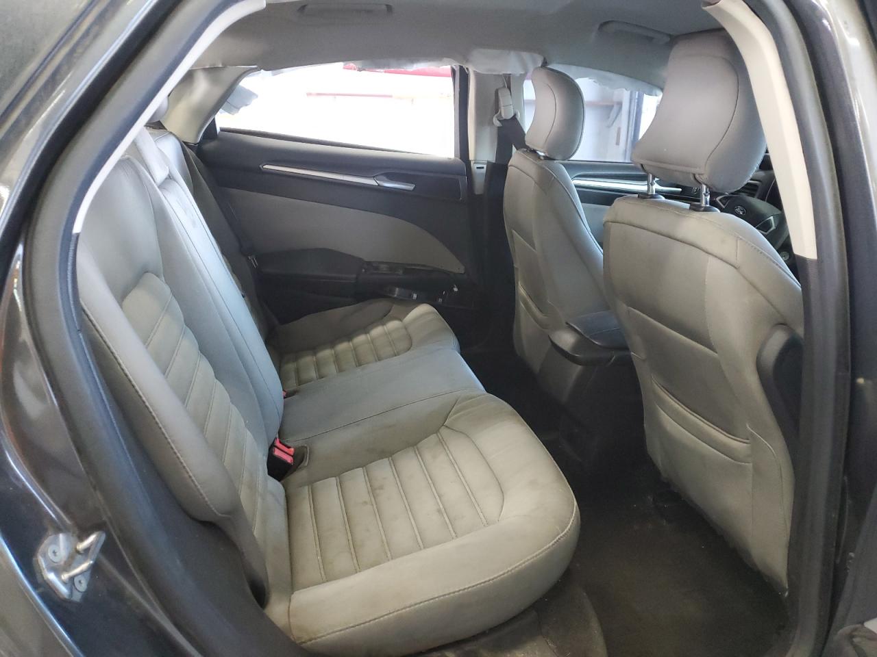 2015 Ford Fusion S VIN: 3FA6P0G77FR295640 Lot: 85008365