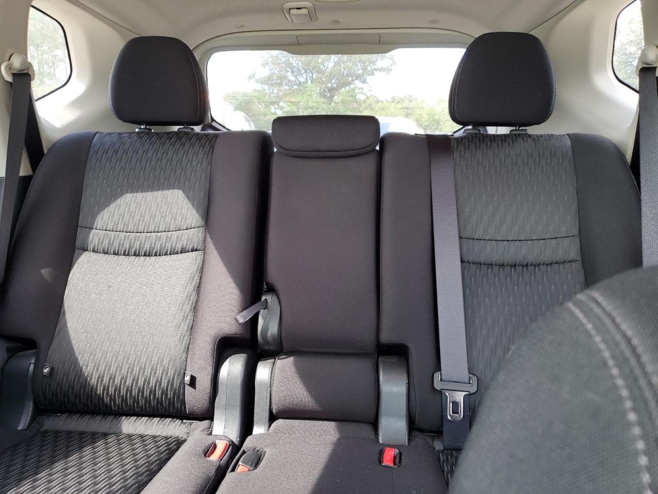 2019 Nissan Rogue S VIN: JN8AT2MV7KW399345 Lot: 84547595