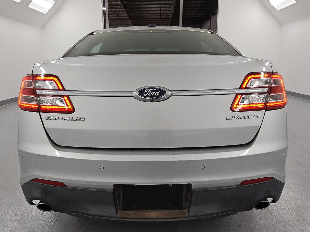 2017 Ford Taurus Limited VIN: 1FAHP2F8XHG104219 Lot: 84993265
