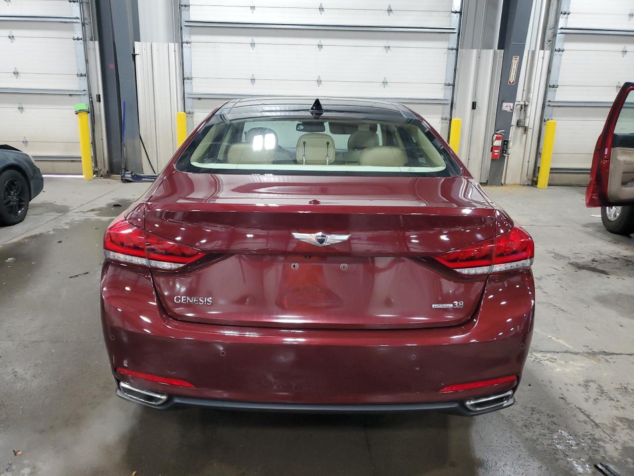 2015 Hyundai Genesis 3.8L VIN: KMHGN4JE5FU087814 Lot: 85848085