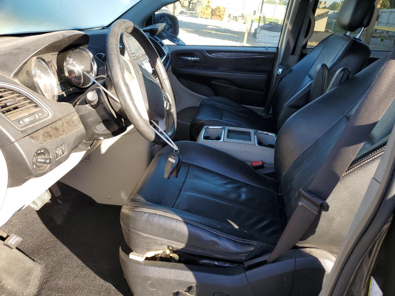 2015 Chrysler Town & Country Touring VIN: 2C4RC1BGXFR510420 Lot: 82663365