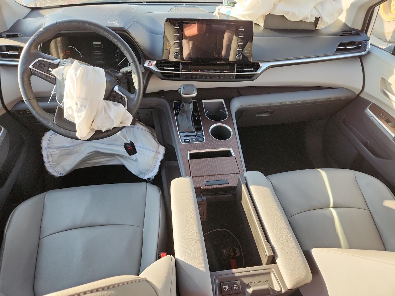 2022 Toyota Sienna Xle VIN: 5TDYRKEC3NS095939 Lot: 84725135