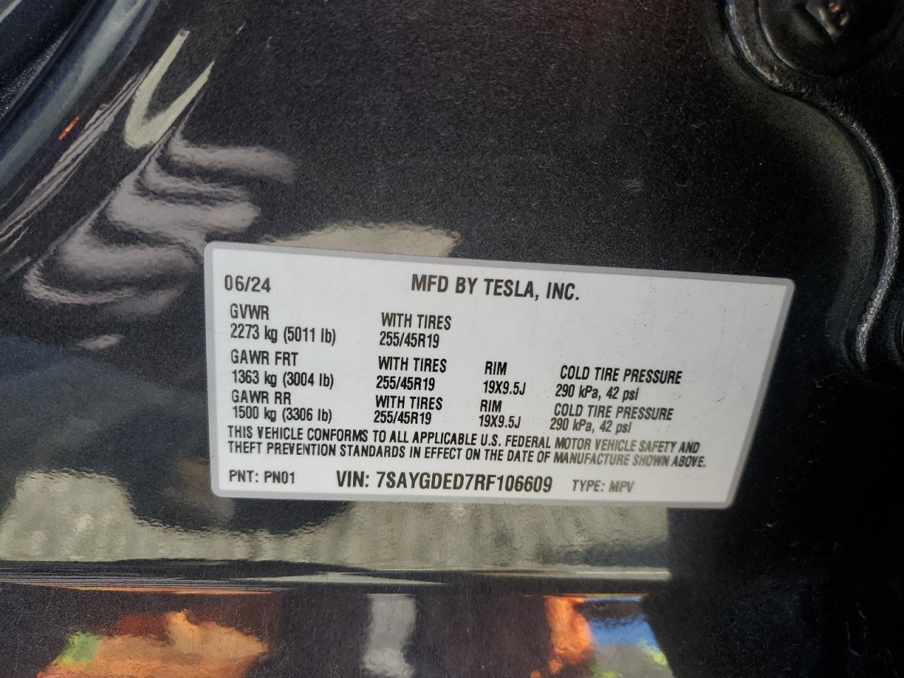 2024 Tesla Model Y VIN: 7SAYGDED7RF106609 Lot: 82500405