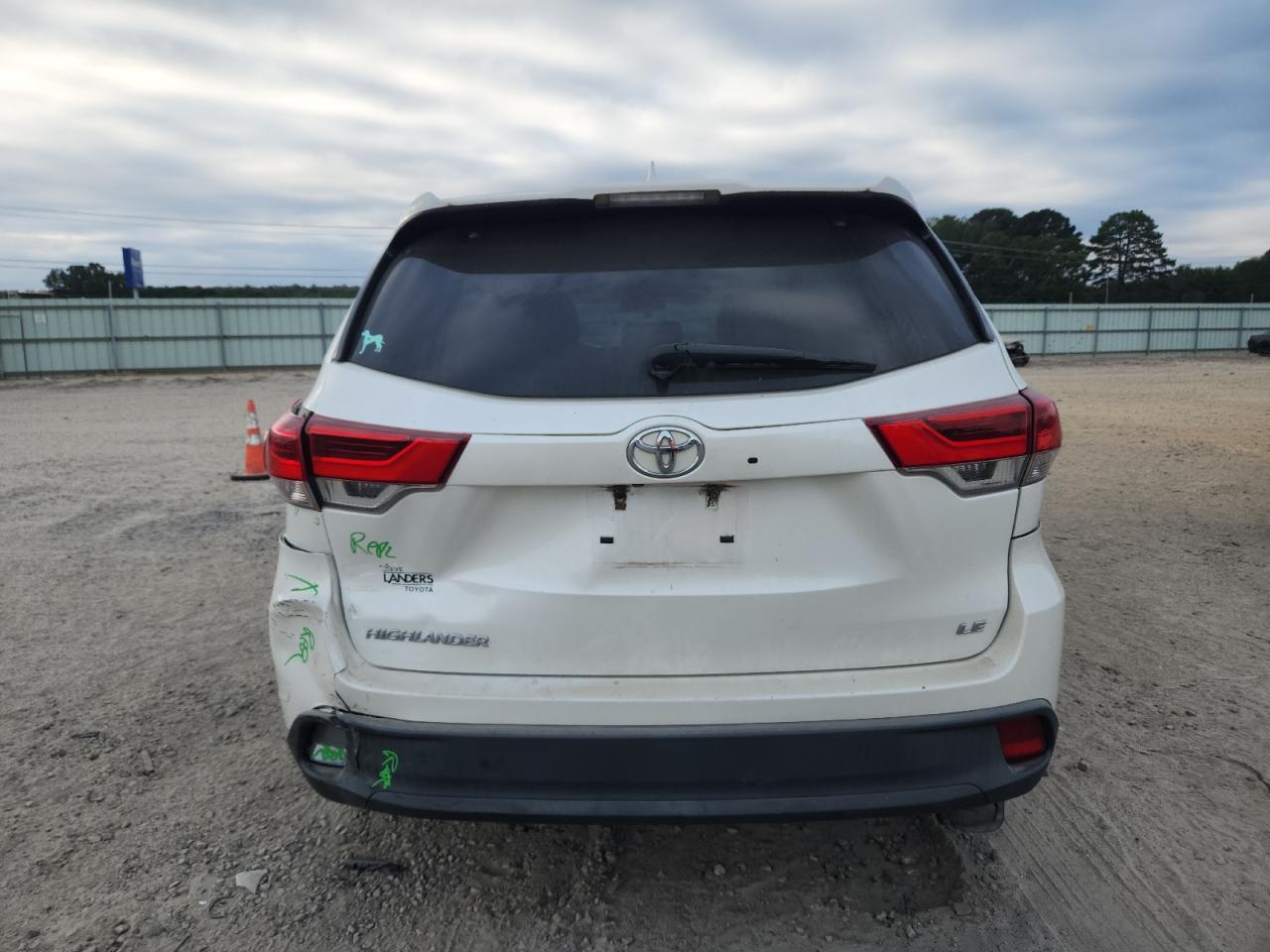 2017 Toyota Highlander Le VIN: 5TDZZRFH1HS214762 Lot: 85267895