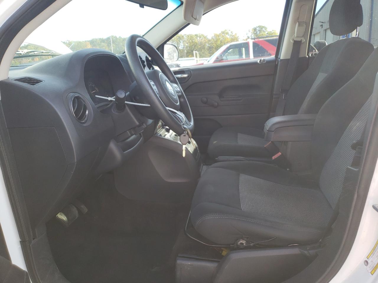 2014 Jeep Compass Sport VIN: 1C4NJCBB4ED642689 Lot: 90633625