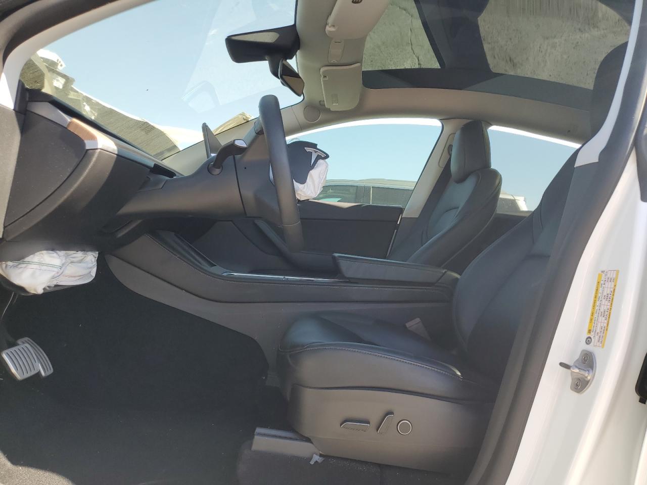 2022 Tesla Model Y VIN: 7SAYGDEF1NF410577 Lot: 81837515